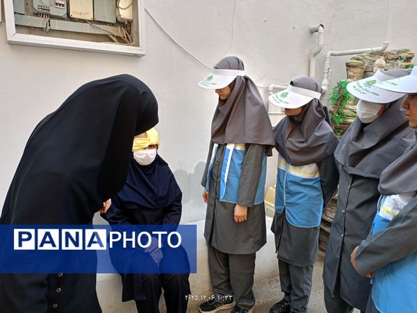 بیست وهفتمین مانور سراسری زلزله وایمنی در دبیرستان فرزانگان ۴ ناحیه یک