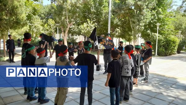 گردهمایی اعضای کانون پرورش فکری شماره 4 قم در جوار مزار شهید گمنام