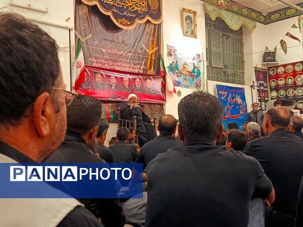 نوای “لبیک یا حسین” در شب پنجم محرم در رزق آباد طنین‌انداز شد