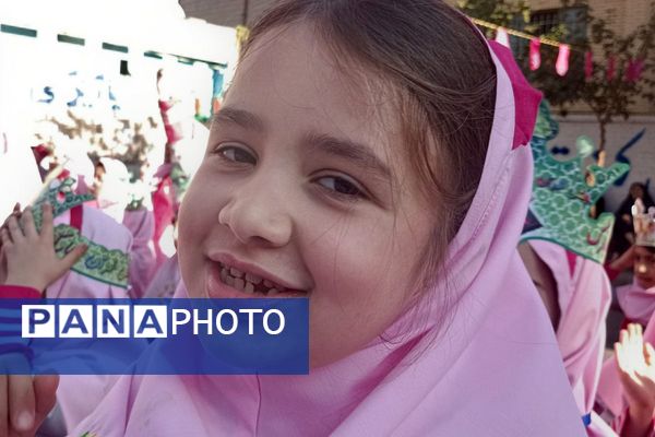 نغمه‌های قرآنی در دل دختران دبستان میقات بهارستان دو طنین‌انداز شد