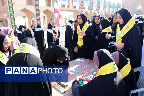 راهپیمایی ۱۳ آبان روز غلبه بر استکبار جهانی دانش‌آموزان شهر یزد