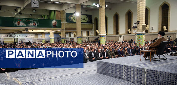 دیدار جمعی از معلمان و فرهنگیان با رهبر معظم انقلاب