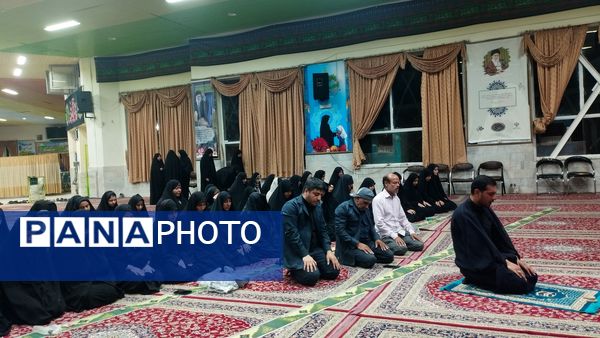 خدمت‌رسانی به زائران توسط اعضای طرح گام‌های عاشقی