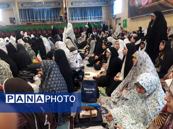   برگزاری جشن ایام‌الله دهه فجر همزمان با نماز جمعه بخش صفادشت با حضور پرشور مردم