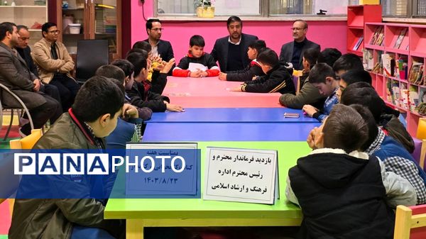بازدید دانش‌آموزان و مسئولان از کتابخانه شهید بهشتی آشخانه