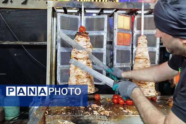 موکب‌های عزاداری در جای جای مشهد، جلوه‌ای از عشق و ماتم در شب سالروز شهادت امام رضا (ع)