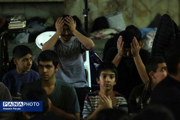 اعتکاف دانش‌آموزی در حسینه ارشاد