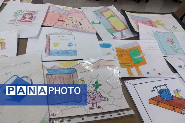 جشن دانایی در دبستان مهران؛ هفته کتاب با شور دانش‌آموزان دختر مهران