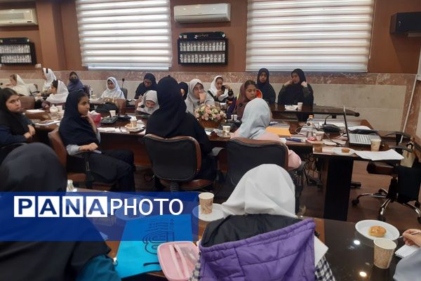 جلسه آموزش خبرنگاری در شهرستان رباط‌کریم