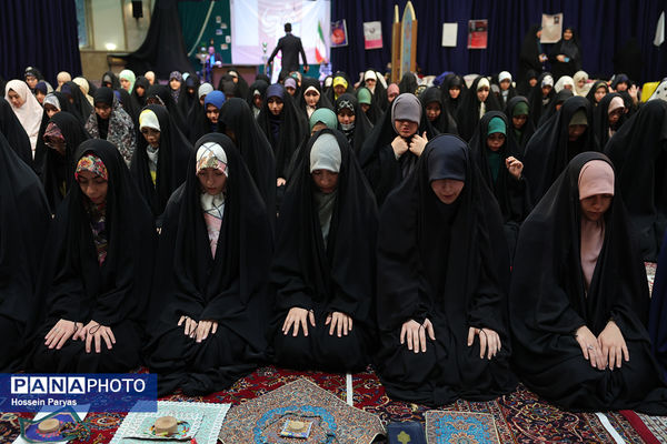 حضور وزیر آموزش و پرورش در جمع دانش‌آموزان معتکف