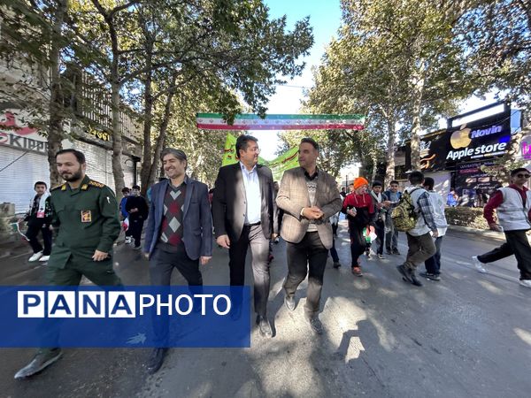 راهپیمایی ۱۳ آبان مدرسه شهید رجایی یک بجنورد