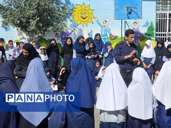 بزرگداشت روز آتش‌نشان در مدرسه شهید خاقانی شهرستان شیروان