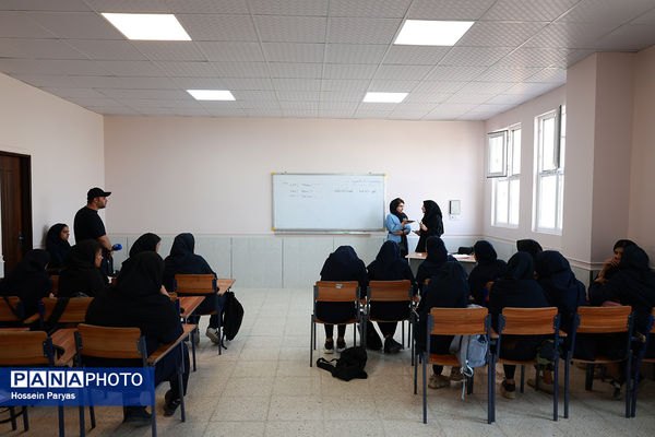 هنرستان دخترانه کار و دانش شهید مدافع حرم رضا زارعی – بندرعباس