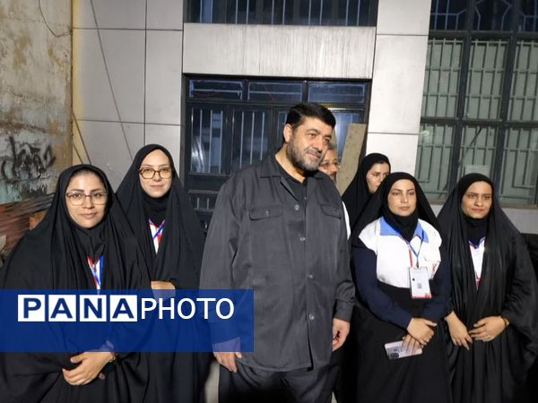 خدمت جوانان هلال‌احمر همدان به زائران رضوی در طرح ملی «قدم به قدم در مسیر بهشت»