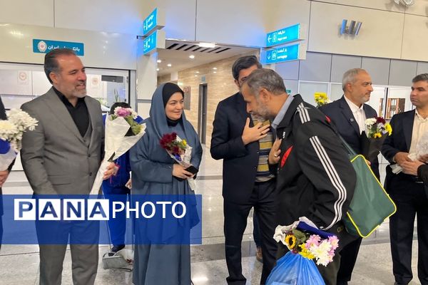 مراسم استقبال از نخستین کاروان عمره‌گزاران دانش‌آموزی با حضور مدیرکل آموزش و پرورش شهرستان‌های استان تهران