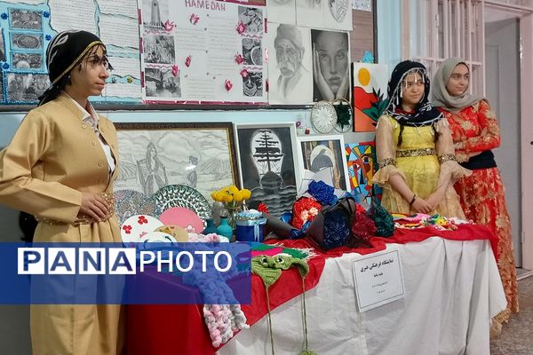 نمایشگاه هنری «هفته ماها» روایت تصویر از پیوندهای نادیدنی