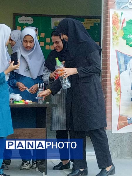 جشن دانش شهرستان میناب در روز آزمایشگاه 