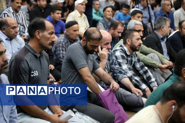 حضور مسئولان استان در مسجد المصطفی شهرک شهید مدنی همدان