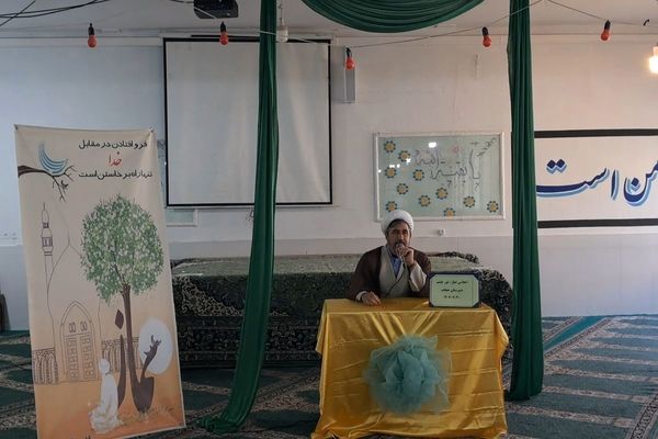 نشست‌های تخصصی در مدارس موجب پیوند عمیق دانش‌آموزان با نماز می‌شود