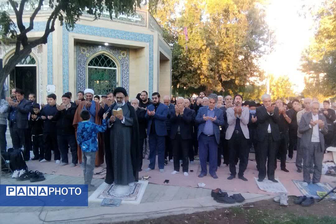 برگزاری نماز باران به امامت سید ابراهیم حسینی امام جمعه شهرستان فردیس در شهرک وحدت