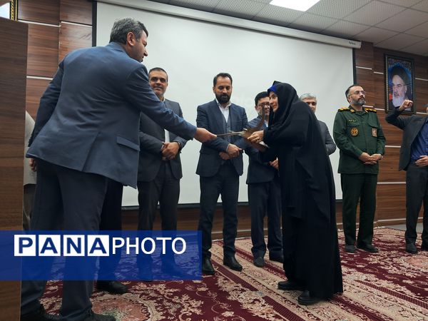 تجلیل از برترین‌های کنکور در قائمشهر