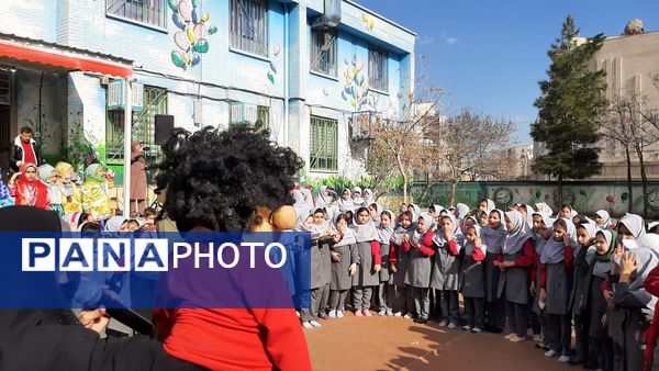 اجرای برنامه فرهنگی و عروسکی پیک دانایی در دبستان نیایش