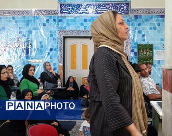 جلسه اولیاء مربیان در دبیرستان نمونه دولتی شهدای علم و فناوری بهارستان دو