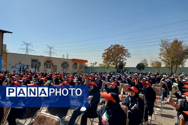 جشن عاطفه‌ها،  تجلی مهربانی دانش‌آموزان کهریزک 