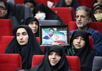 «یلدای اقتدار»؛ روایت مقاومت از زبان خانواده شهدا و فعالان فرهنگی در کوشک باغ هنر 

