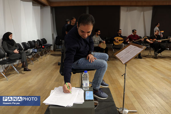 تمرین ارکستر سازهای ایرانی با عنوان «راهی بزن»