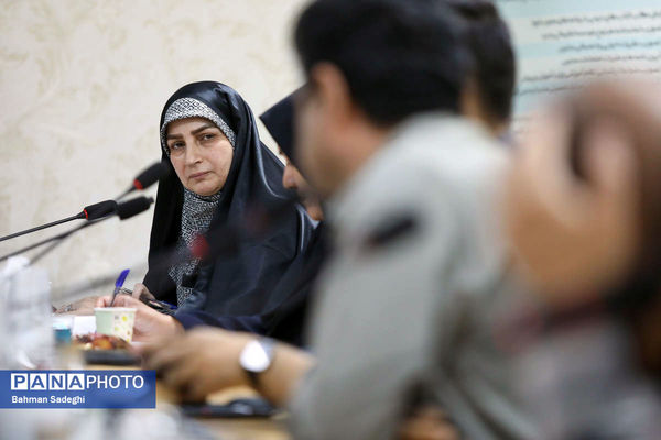 میزگرد علمی و تخصصی بررسی چالش ها و تحولات آموزش و پرورش در حوزه منابع انسانی