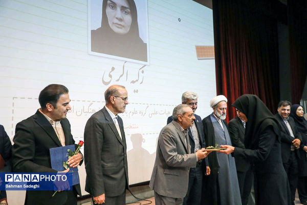 مراسم گرامیداشت روز معلم و تجلیل از اساتید نمونه دانشگاه فرهنگیان