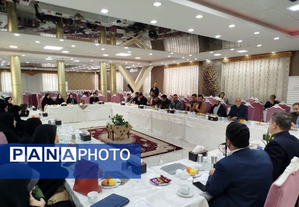 جلسه تخصصی تبیین برنامه‌های معاونت پرورشی و فرهنگی اداره‌کل آموزش و پرورش استان خراسان رضوی در کاشمر