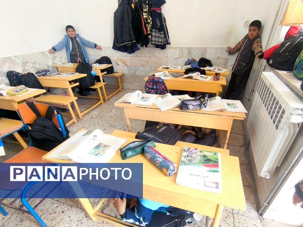 مانور زلزله در دبستان شهید پسندیده فدافن  