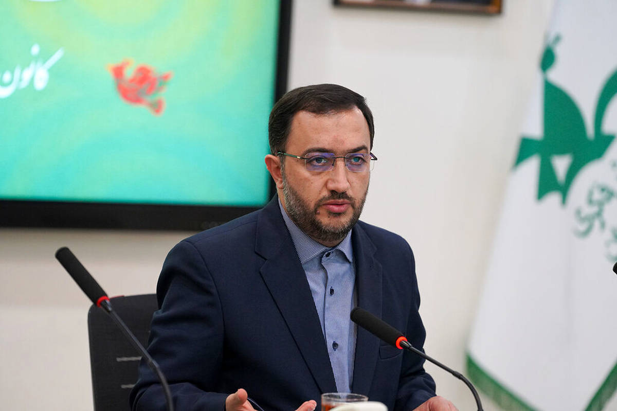 مرغک کانون نغمهسرای خرد و اندیشه در جامعه ایران است