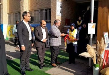 زنگ مهر و مقاومت در دبیرستان شاهدبحرینیان ناحیه۴ اصفهان 