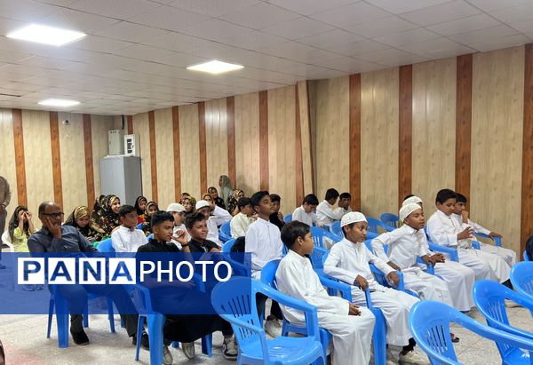 تجلیل از دانش‌آموزان ممتاز در جشنواره قرآنی، فرهنگی و ورزشی منطقه فین 