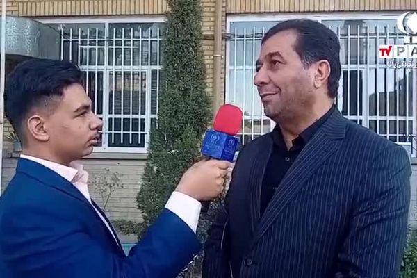 زنگ استکبارستیزی در دبیرستان شاهد غفاری اصفهان نواخته شد 