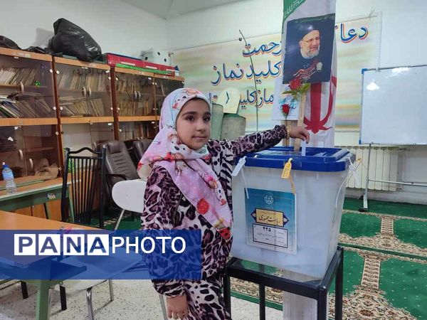 چهاردهمین دوره انتخابات ریاست‌جمهوری در دبستان مهندس رحمانی‌فرد مشهد 