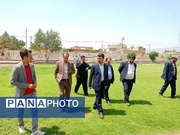 بازدید معاون تربیت بدنی و سلامت وزارت آموزش و پرورش از پروژه استخر دانش‌آموزی کاشمر 