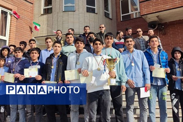قهرمانی تیم والیبال مدرسه انصارالمهدی در مسابقات منطقه