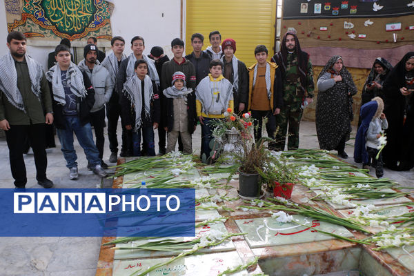 گلباران مزار شهدای گمنام قم در ایام الله دهه فجر