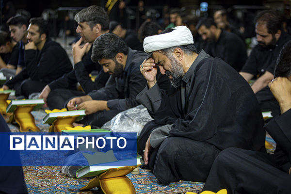 مراسم احیاء شب عاشورا در مسجد مقدس جمکران