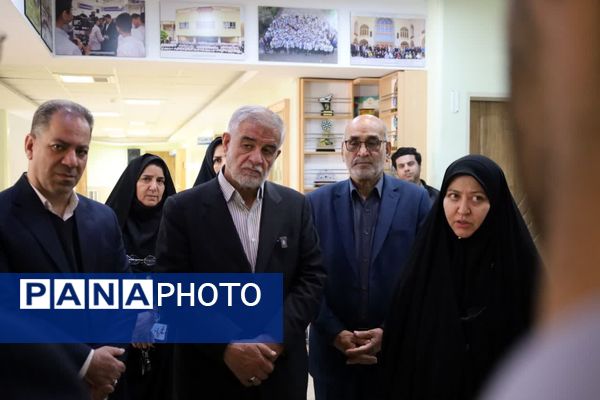 افتتاح زمین چمن دبیرستان دوره اول استعدادهای درخشان شهیدان مزیدی 