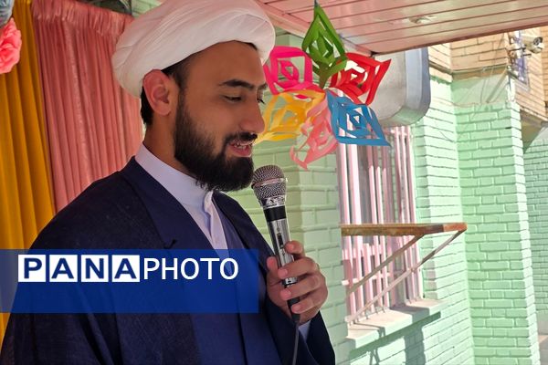 جشن عاطفه‌ها؛ لبریز از مهربانی در دبستان دخترانه قدر بهارستان ۲