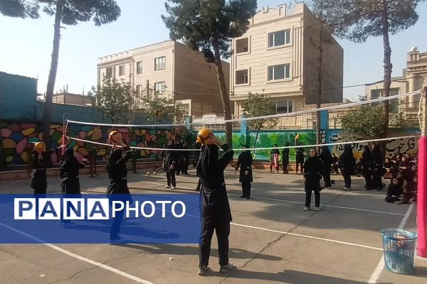 افتتاحیه جشنوارهی بازیهای مهارتی-ورزشی در مدرسه زهرهوند قرچک