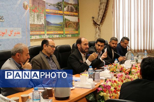  نشست خبری مدیر کل آموزش و پرورش استان اردبیل