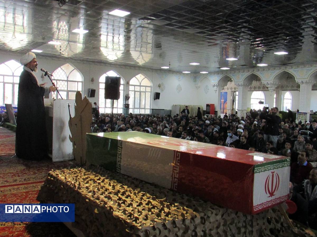 نمازجمعه با عطر شهید گمنام جان گرفت