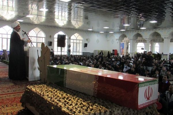 نمازجمعه با عطر شهید گمنام جان گرفت