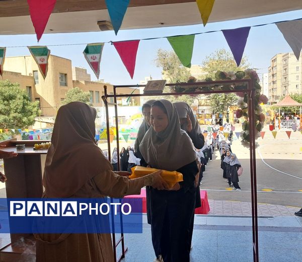 جشن جوانه‌ها در دبیرستان هیات امنایی حضرت معصومه(س) ناحیه 4 کرج 